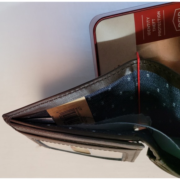 Levi's Mens RFID Traveler Extended Bifold Wallet Brown RFID Protection ID Window - Picture 6 of 8